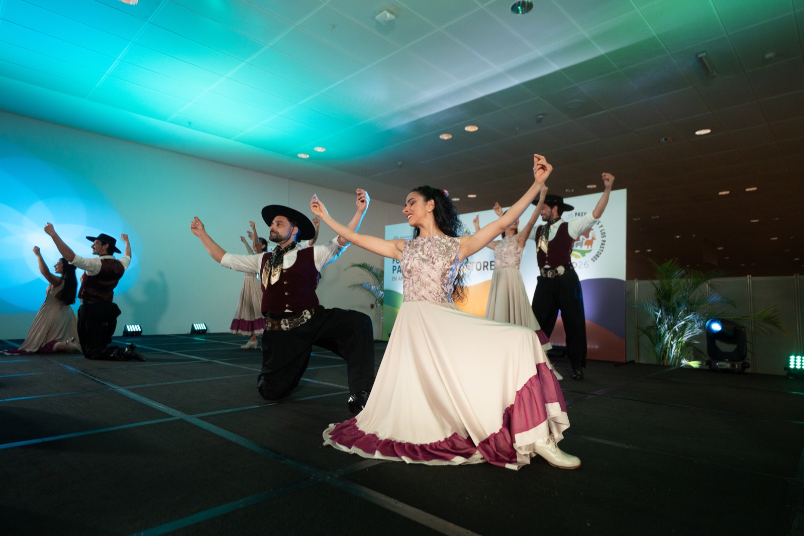 Espectáculo de danza durante el Foro Regional